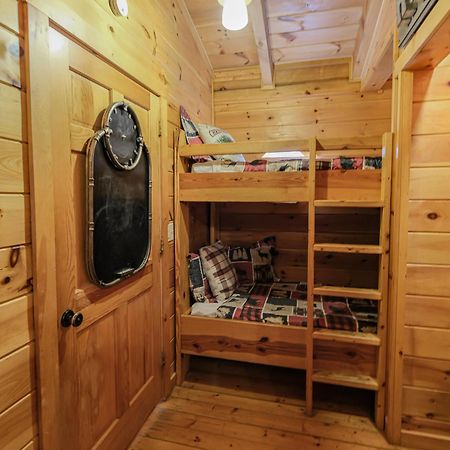 Lazy Bear Lodge Gatlinburg Exterior foto
